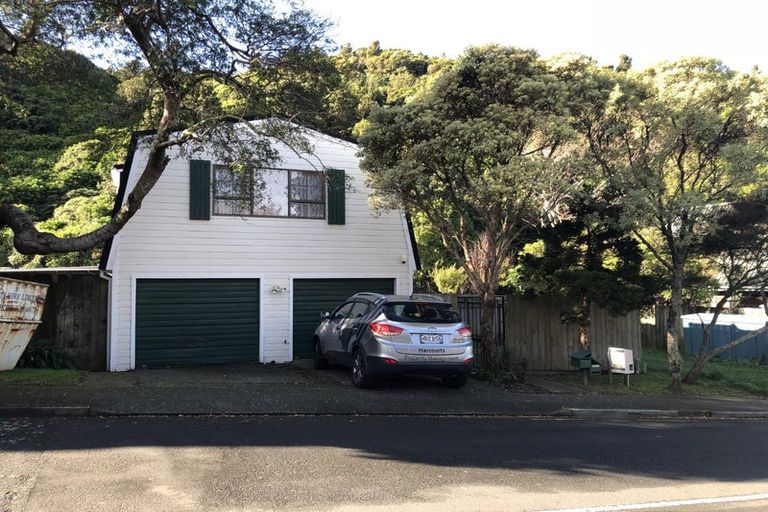 Photo of property in 64 Amapur Drive, Khandallah, Wellington, 6035