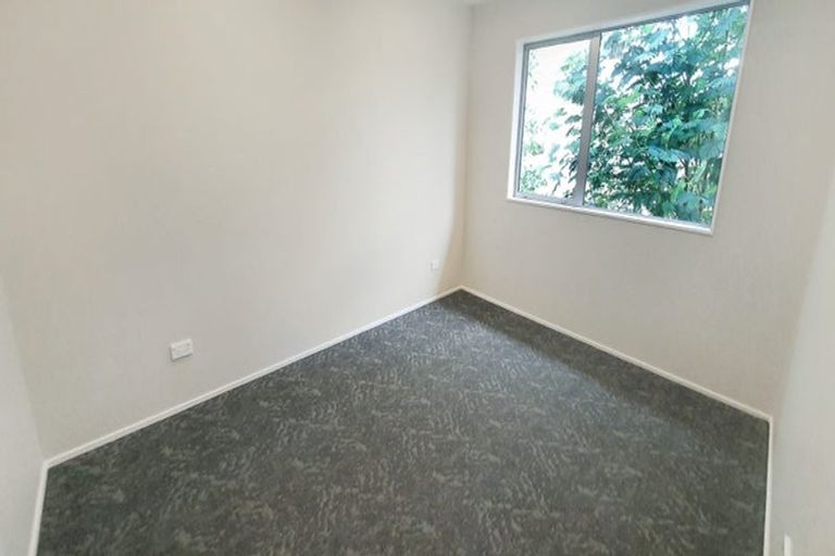 Photo of property in 15 Walnut Lane, Browns Bay, Auckland, 0630