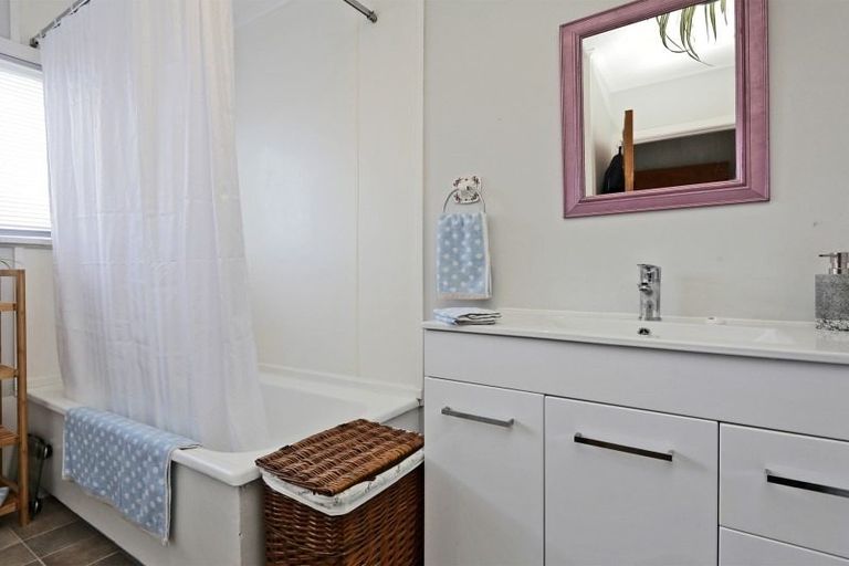 Photo of property in 4/707 Avenue Road East, Parkvale, Hastings, 4122