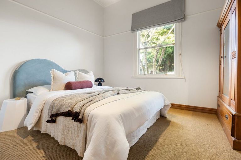 Photo of property in 31 Forest Lake Road, Forest Lake, Hamilton, 3200