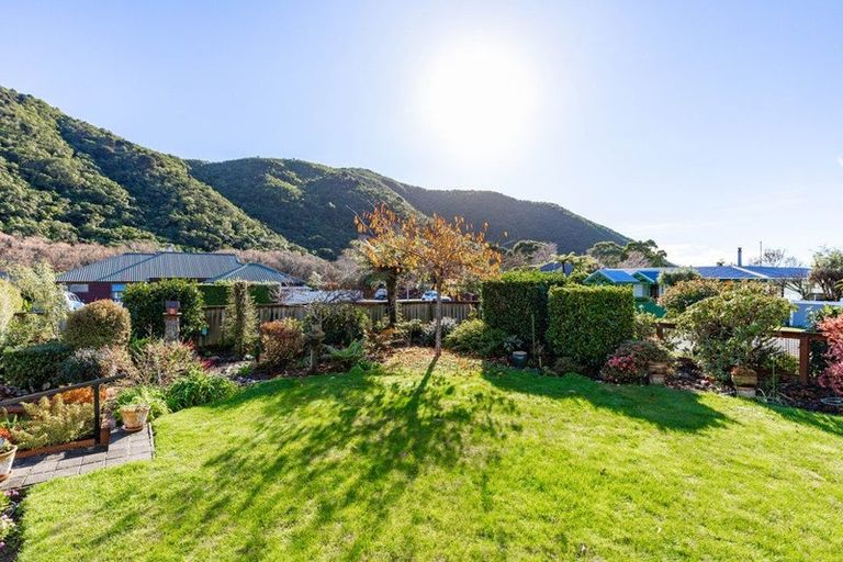 Photo of property in 16 Huia Street, Waikawa, Picton, 7220