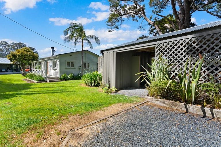 Photo of property in 847 Matapouri Road, Matapouri, Whangarei, 0173