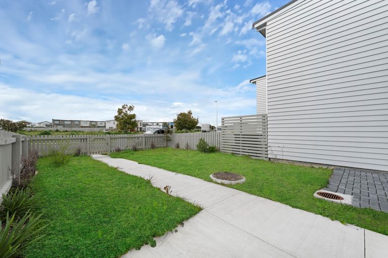Photo of property in 31 Karikari Crescent, Takanini, 2112