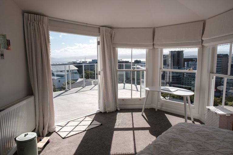 Photo of property in 32 Talavera Terrace, Kelburn, Wellington, 6012