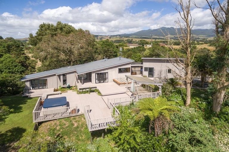 Photo of property in 10 Kakaramea Road, Pirongia, Te Awamutu, 3876
