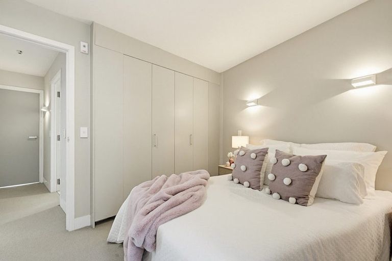 Photo of property in The Capital, 12/370 Oriental Parade, Oriental Bay, Wellington, 6011