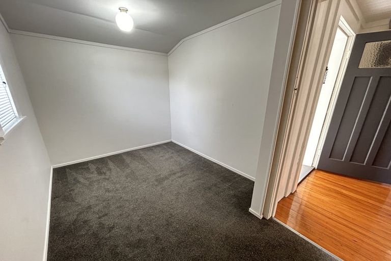 Photo of property in 41 Hillsborough Road, Hillsborough, Auckland, 1042