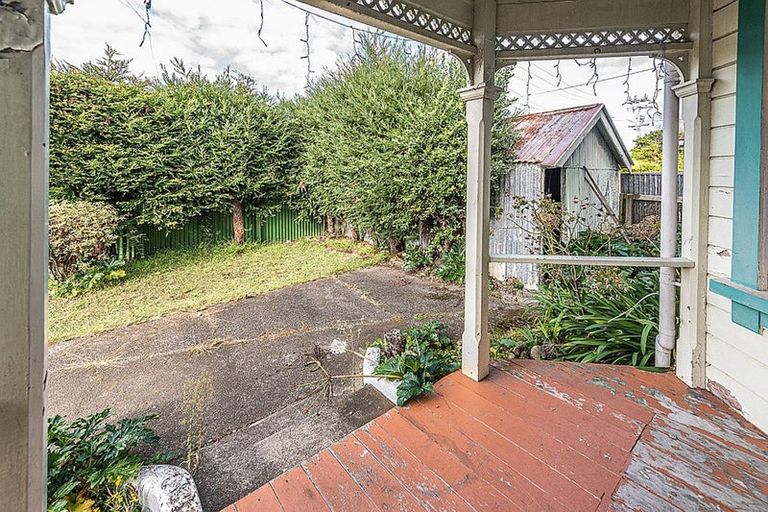 Photo of property in 2 Alma Road, Gonville, Whanganui, 4501