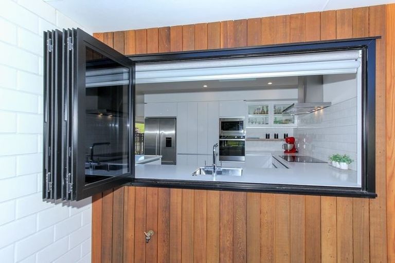 Photo of property in 6 Francis Douglas Drive, Westown, New Plymouth, 4310