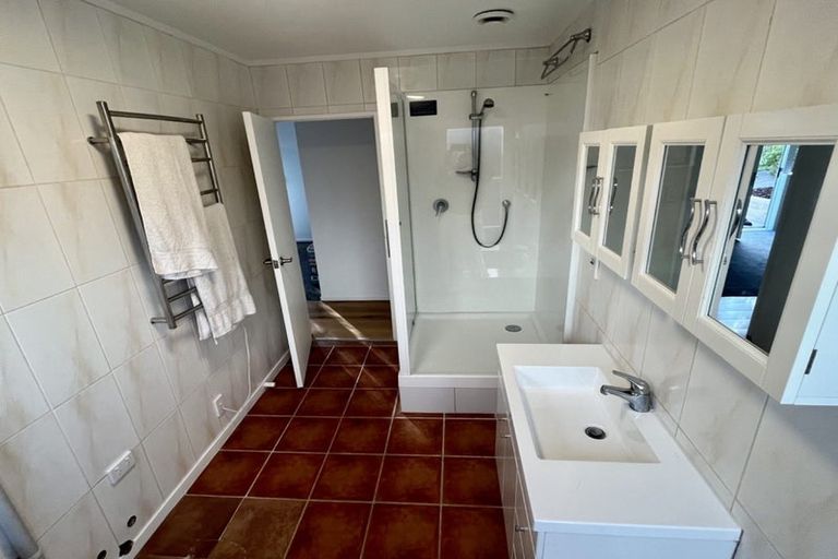 Photo of property in 1/49 Killarney Avenue, Torbay, Auckland, 0630