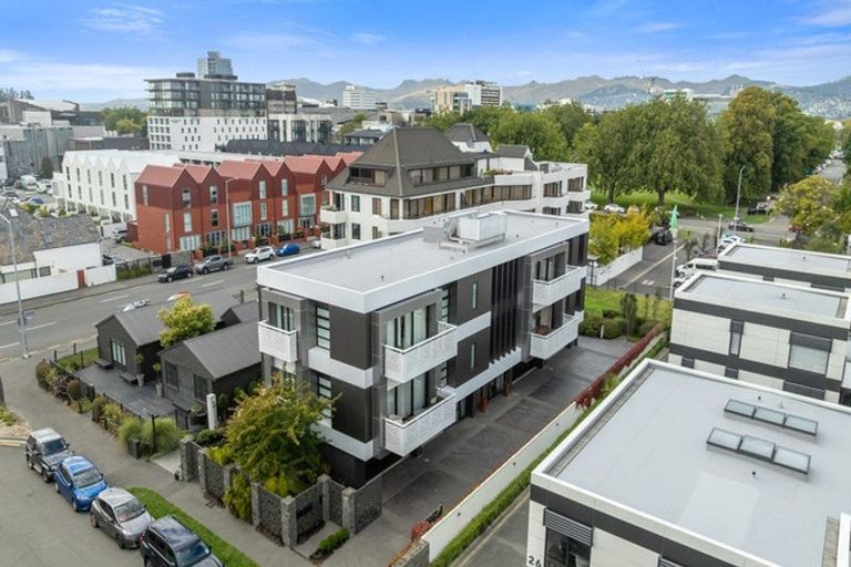 Photo of property in 2/30 Peterborough Street, Christchurch Central, Christchurch, 8013