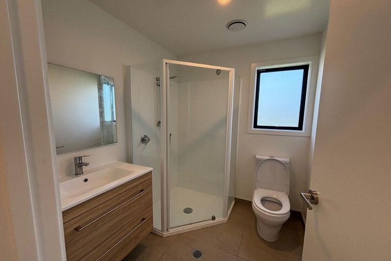 Photo of property in 12/12 Tawa Road, Te Atatu Peninsula, Auckland, 0610