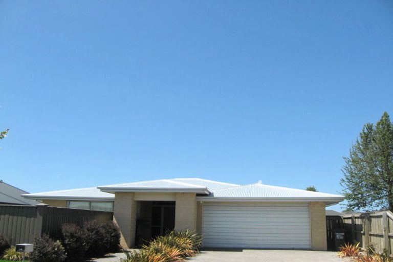 Photo of property in 14 Riverwood Boulevard, Redwood, Christchurch, 8051