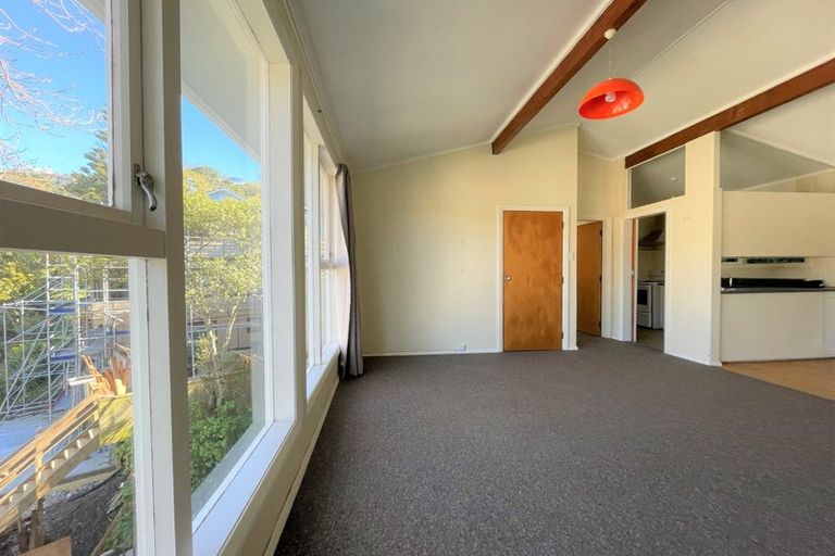 Photo of property in 32 Ngaio Road, Kelburn, Wellington, 6012