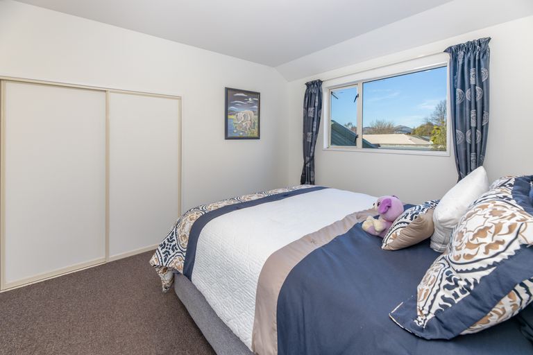 Photo of property in 3/50 Division Street, Riccarton, Christchurch, 8041