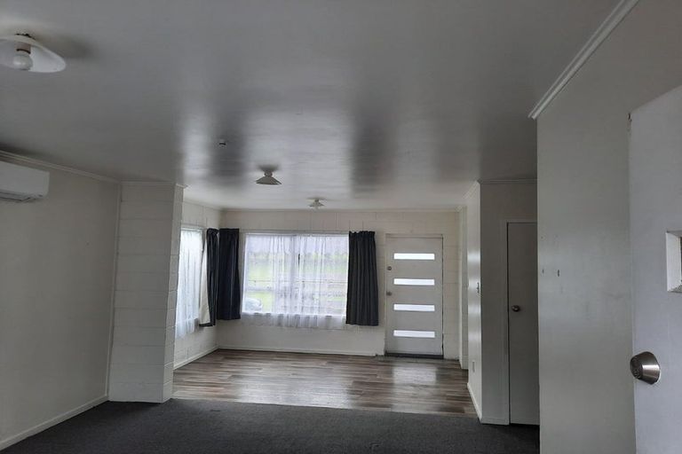 Photo of property in 4 Waimana Road, Conifer Grove, Takanini, 2112