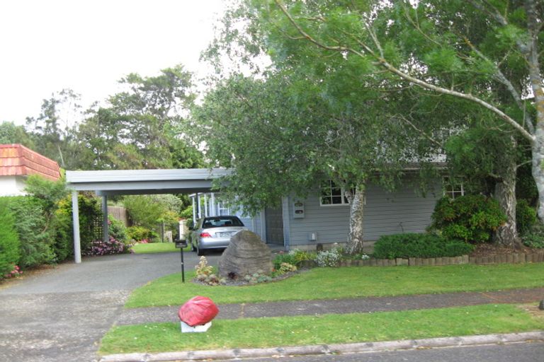Photo of property in 50 Challen Close, Conifer Grove, Takanini, 2112