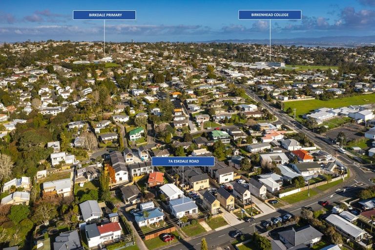 Photo of property in 2/7 Eskdale Road, Birkdale, Auckland, 0626