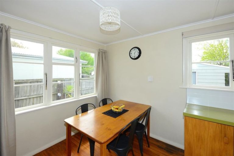 Photo of property in 26 Bateman Avenue, Bryndwr, Christchurch, 8053
