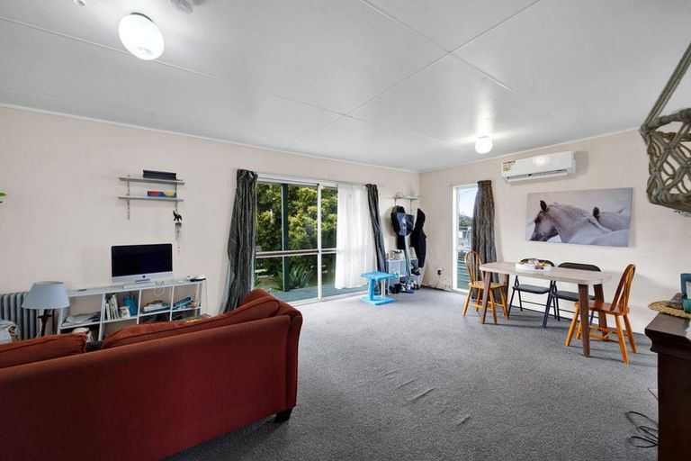 Photo of property in 1 Charles Major Place, Hawera, 4610