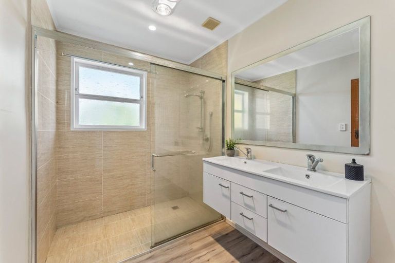 Photo of property in 29 Oakleigh Street, Maungaraki, Lower Hutt, 5010