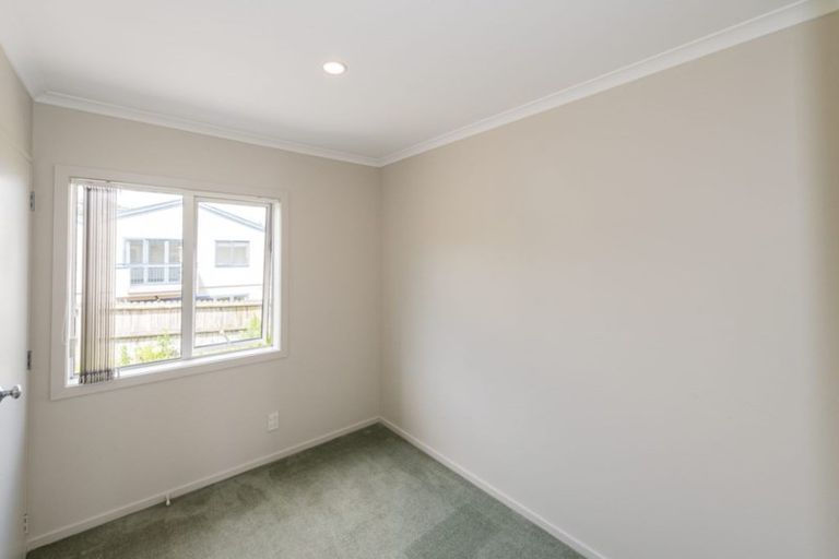 Photo of property in 6/78 Fernhill Way, Oteha, Auckland, 0632