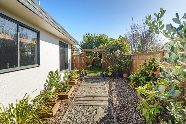 Photo of property in 39 Logan Way, Kelvin Grove, Palmerston North, 4414