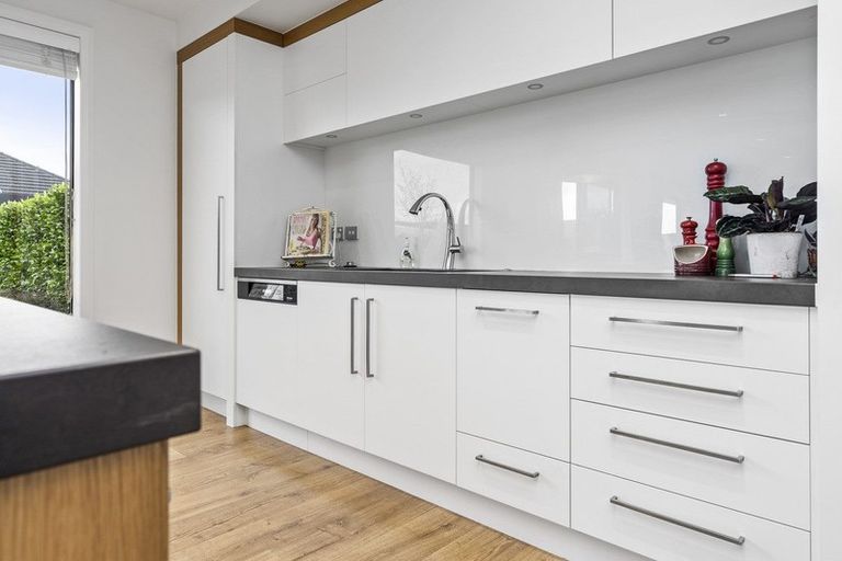 Photo of property in 119 Saint Kilda Road, Cambridge, 3434