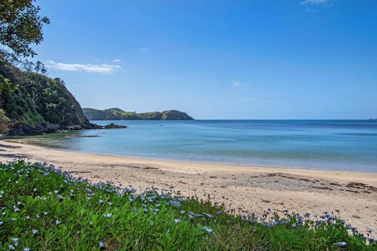 Photo of property in 73 Webb Road, Helena Bay, Hikurangi, 0184