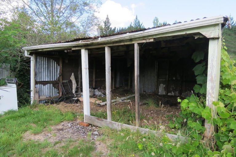 Photo of property in 27 Grey Road, Reefton, 7830