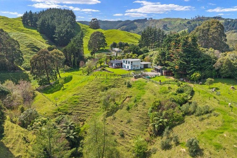 Photo of property in 105 Waterfall Road, Paraparaumu, 5032