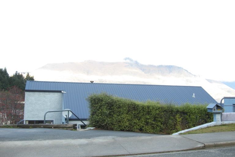 Photo of property in 6 Wye Place, Fernhill, Queenstown, 9300