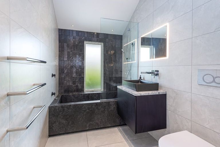 Photo of property in 22a Queens Avenue, Merivale, Christchurch, 8014