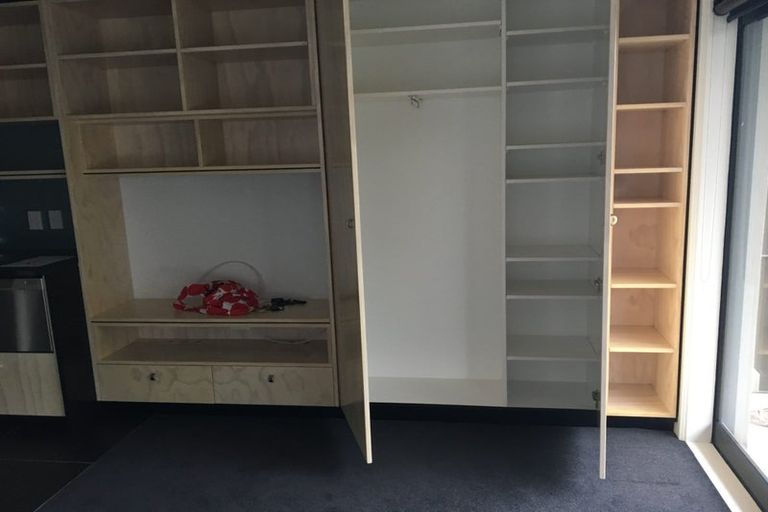 Photo of property in Barton Flats, 1/9-11 Barton Terrace, Thorndon, Wellington, 6011