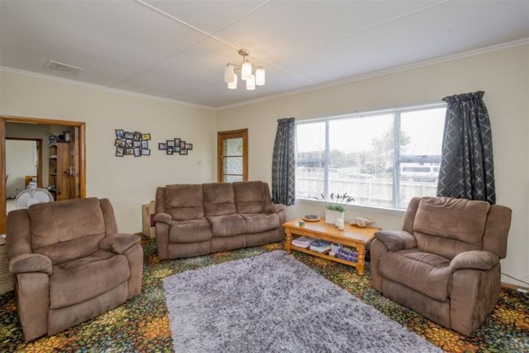Photo of property in 22 George Street, Levin, 5510