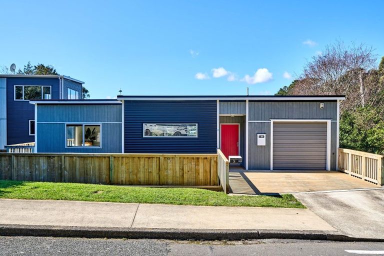 Photo of property in 3a Chester Road, Tawa, Wellington, 5028