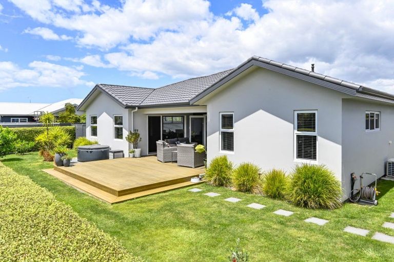 Photo of property in 4 Young Place, Taradale, Napier, 4112