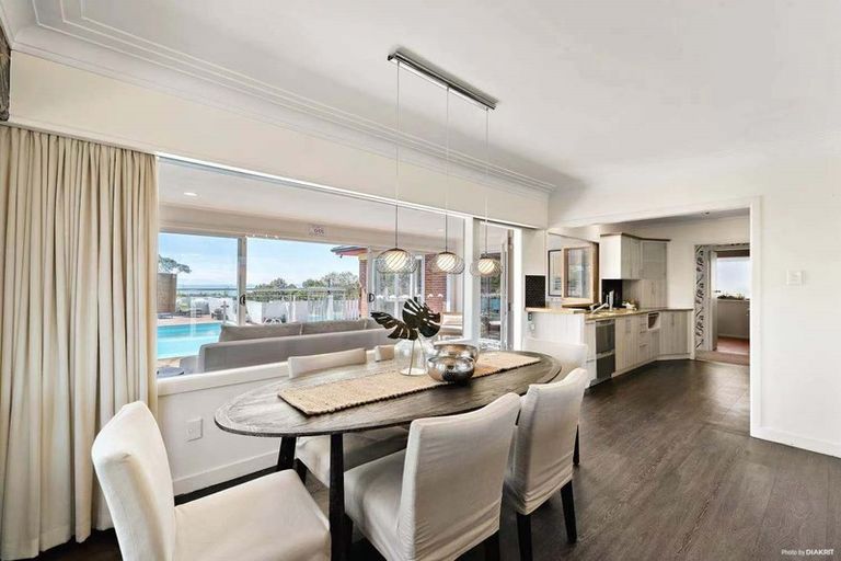 Photo of property in 479 East Coast Road, Murrays Bay, Auckland, 0630