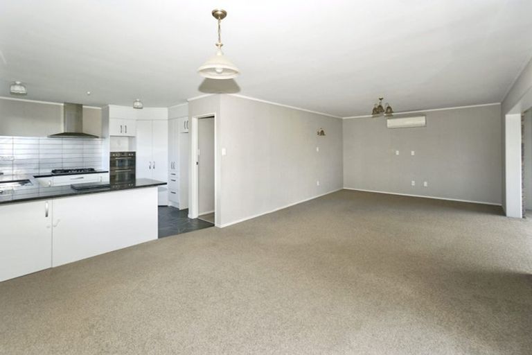 Photo of property in 6 Randell Place, Te Puke, 3119