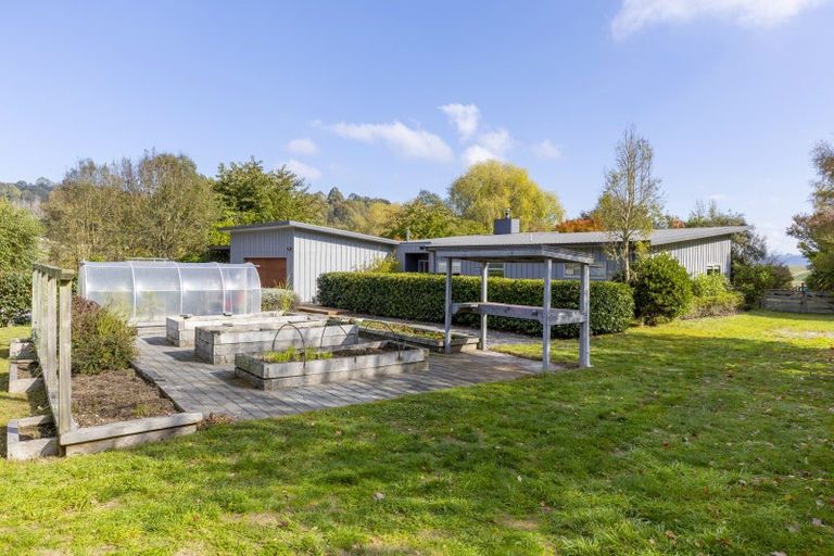 Photo of property in 60 Dalmore Way, Acacia Bay, Taupo, 3385