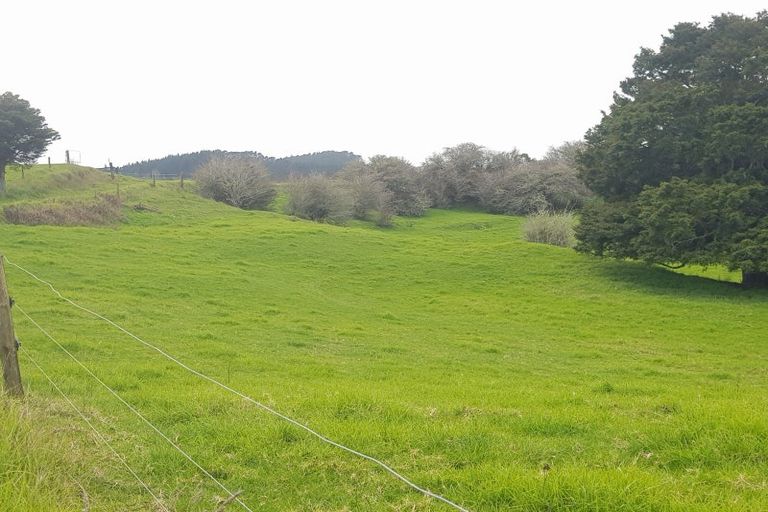 Photo of property in 504b Wairere Road, Maungaturoto, 0571