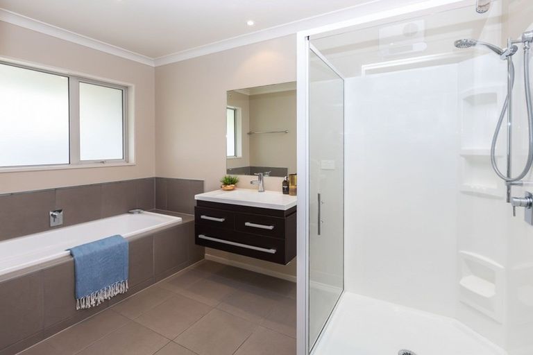 Photo of property in 42 Westpark Drive, Burnside, Christchurch, 8053