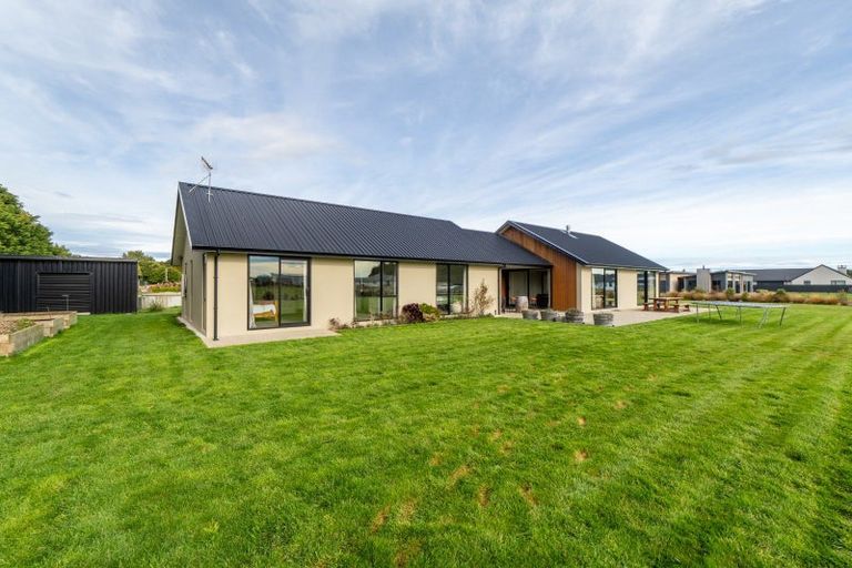 Photo of property in 111 Blairlogie Close, Otatara, Invercargill, 9879