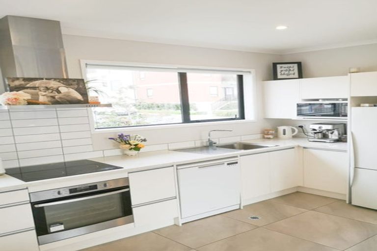 Photo of property in 60 Mapou Road, Hobsonville, Auckland, 0616