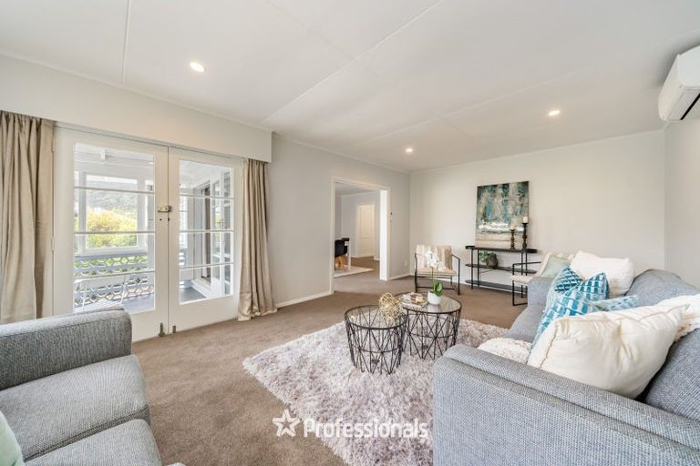 Photo of property in 11 Hill Grove, Naenae, Lower Hutt, 5011