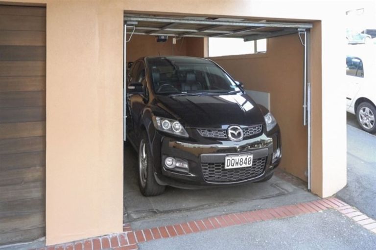 Photo of property in 83c Majoribanks Street, Mount Victoria, Wellington, 6011