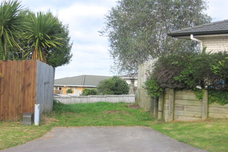 Photo of property in 32 Piper Place, Goodwood Heights, Auckland, 2105