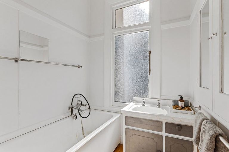 Photo of property in 28 Cameron Street, Ashburton, 7700