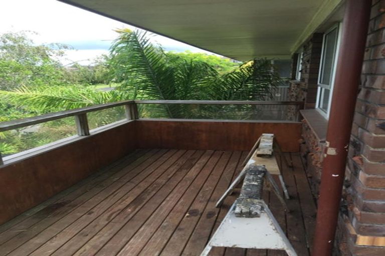 Photo of property in 17 Butterworth Drive, Glendene, Auckland, 0602