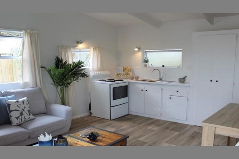 Photo of property in 3/60 Roberton Road, Avondale, Auckland, 1026